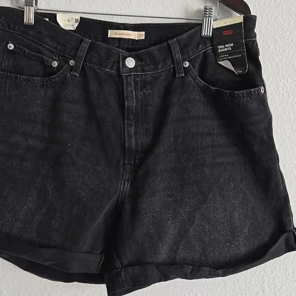 Levi's 80's Mom Shorts Black Denim Rolled Hem Shorts - Picture 2 of 8